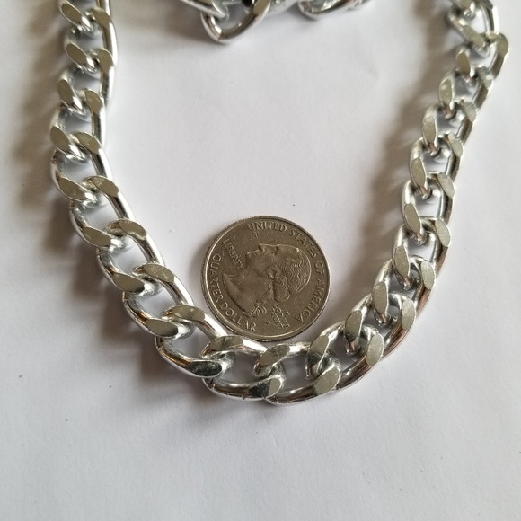 Bold chain necklace silver tone chunky curb - Picture 3 of 6